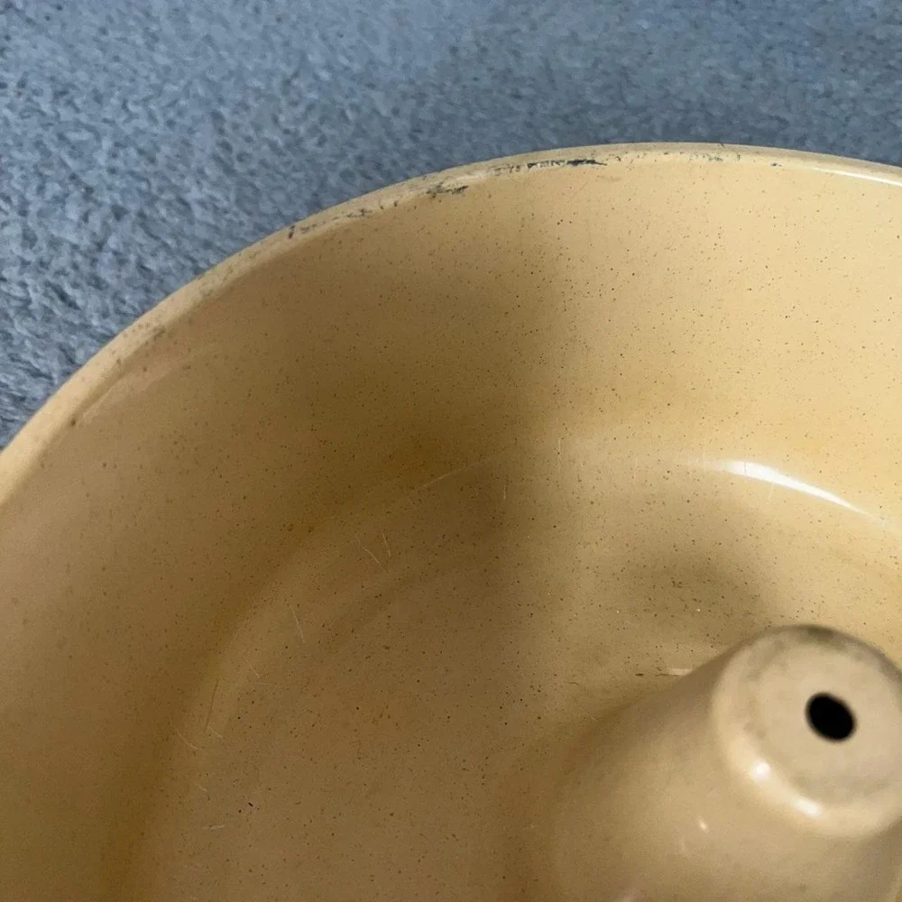 VTG Regal Ware Microwave Melamine Bundt Cake‎ Baking Pan Speckled Almond